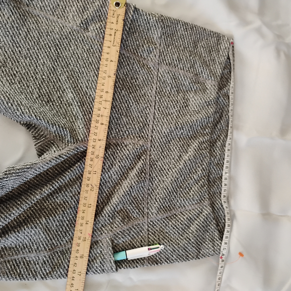 Gray Textured Leggings Size Xl - Picture 2 of 12